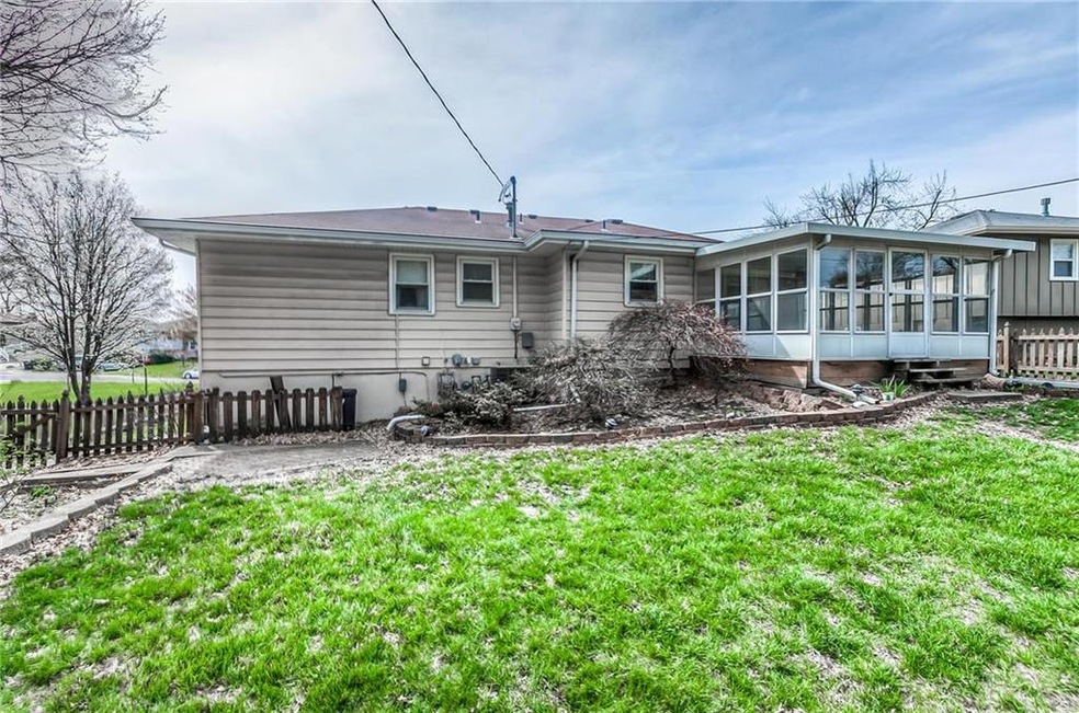 119 Elmwood St, Lansing, KS 66043 - photo 1