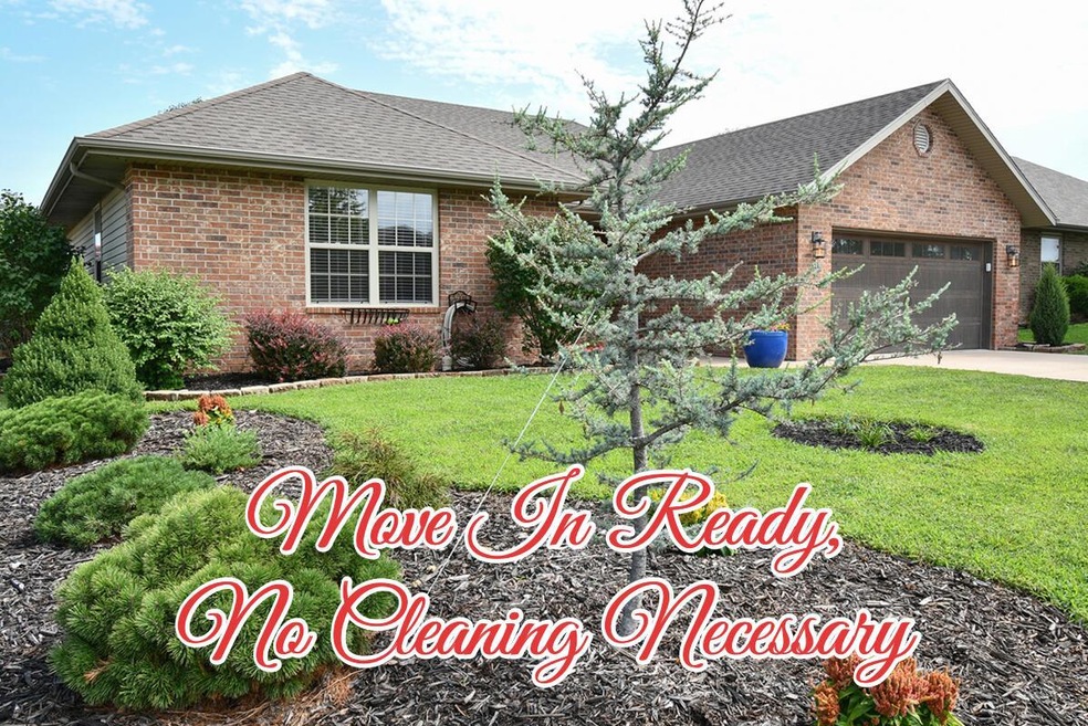 989 W Crestwood