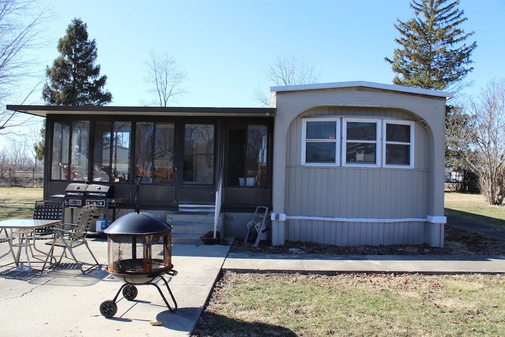 100 E Madison St, Atlanta, IN 46031 - photo 1