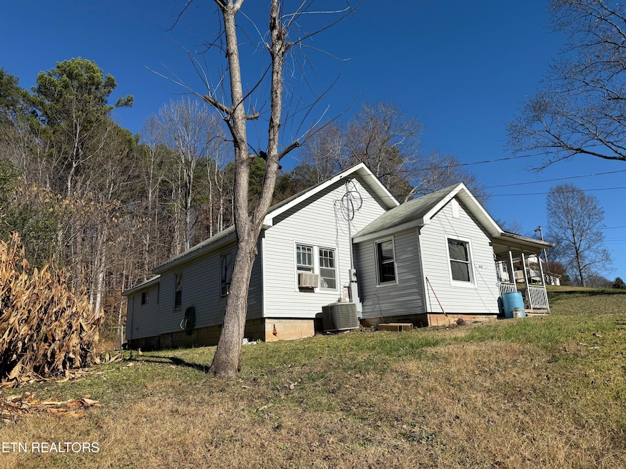 4041 Rocky Branch Rd, Walland, TN 37886 - photo 1