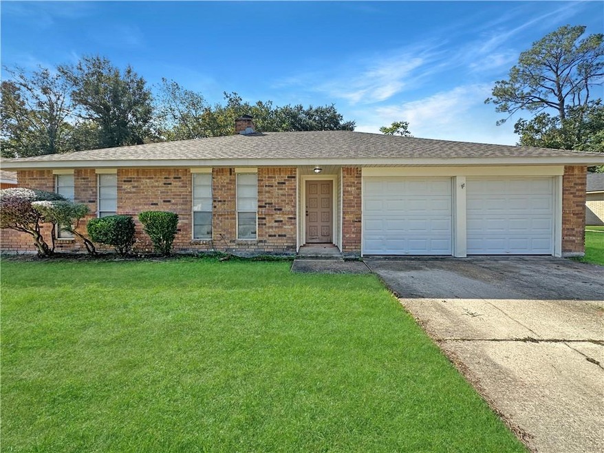 213 Chess Dr, Slidell, LA 70458 - photo 1