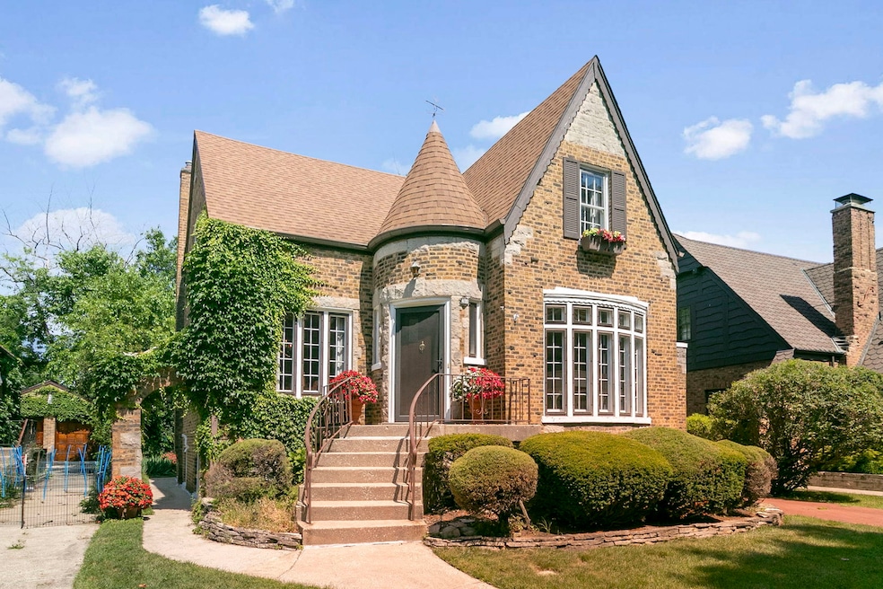 400 Selborne Rd, Riverside, IL 60546 - photo 1