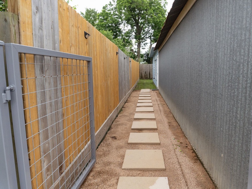 420 Hohldale St unit A, Houston, TX 77091 - photo 1