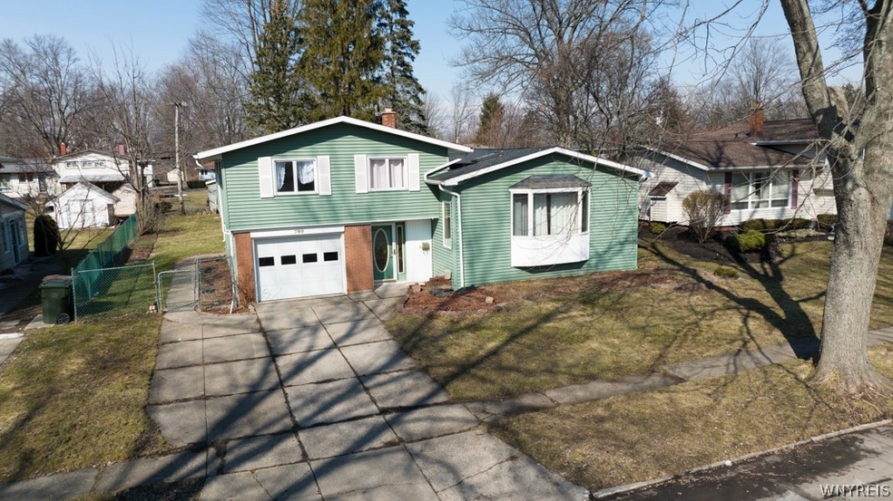 780 Deerfield Dr, North Tonawanda, NY 14120 - photo 1