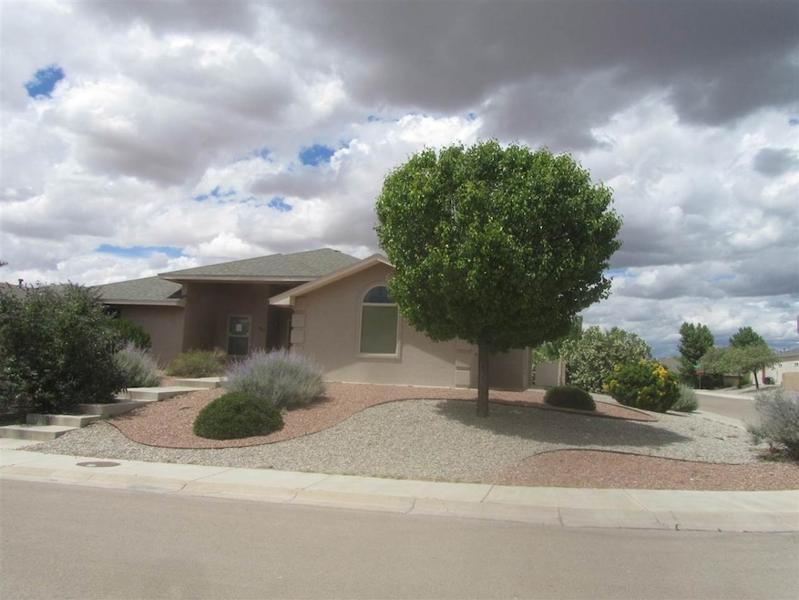 353 Camino Real unit 6, Alamogordo, NM 88310 - photo 1