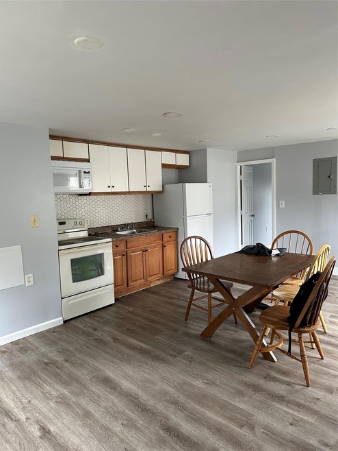 56 Thompson St unit 1, Poughkeepsie, NY 12601 - photo 1