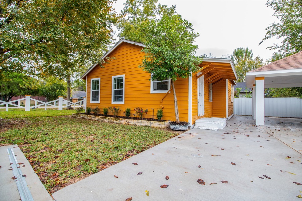 7725 Curry Rd, Houston, TX 77093 - photo 1