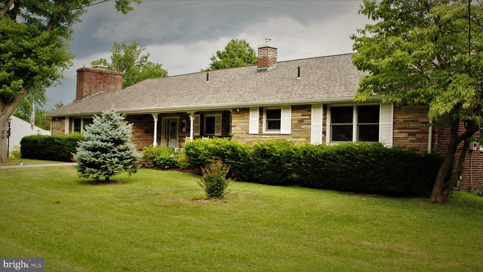 412 Summit Ave, Perkasie, PA 18944 - photo 1