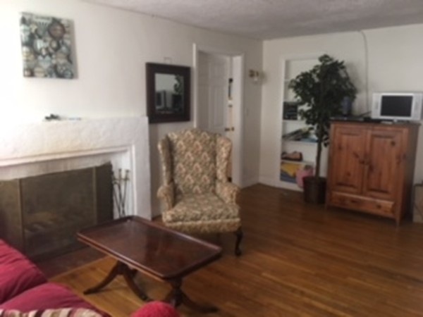 122A Westbourne Terrace unit 2, Brookline, MA 02446 - photo 1