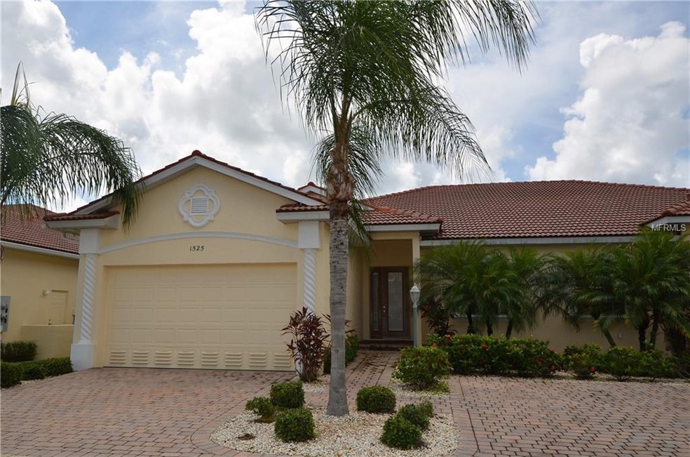 PUNTA GORDA ISLES! 3/2/2 WATERFRONT VILLA...