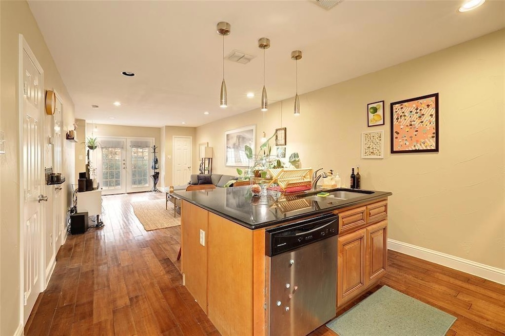 For Rent $1,900/month