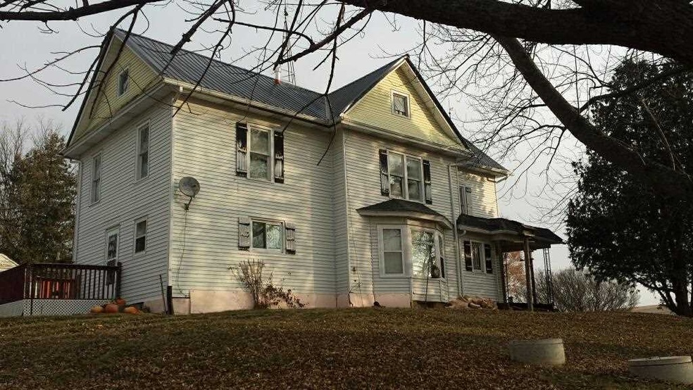 7446 County Road U, Potosi, WI 53820 - photo 1