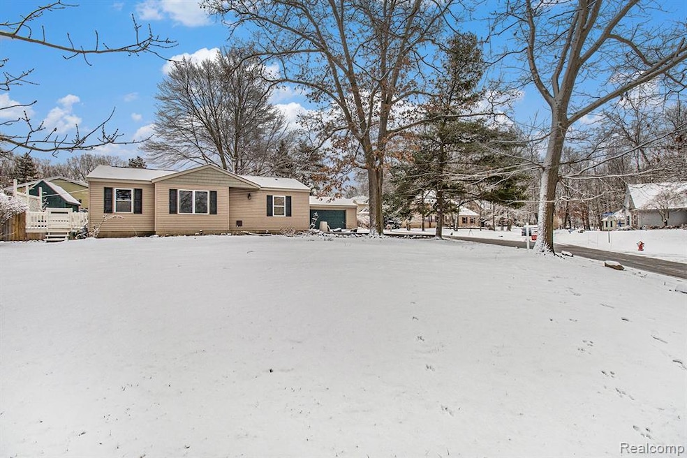 2151 Pleasant Ridge, Howell, MI 48843 - photo 1