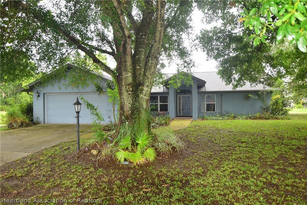 117 Daisy Ln, Lake Placid, FL 33852 - photo 1