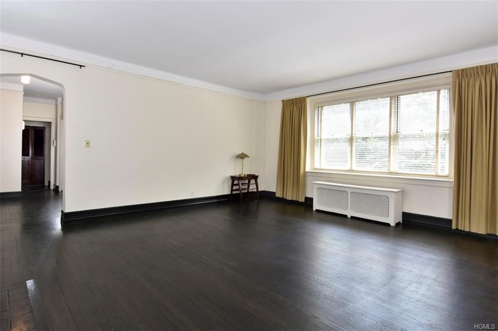 250 Bronxville Rd unit 6L, Bronxville, NY 10708 - photo 1