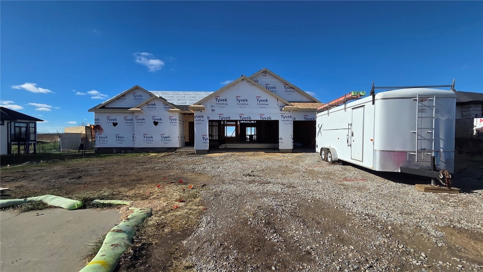 7052 Stags Leap Ln, Marion, IA 52302 - photo 1