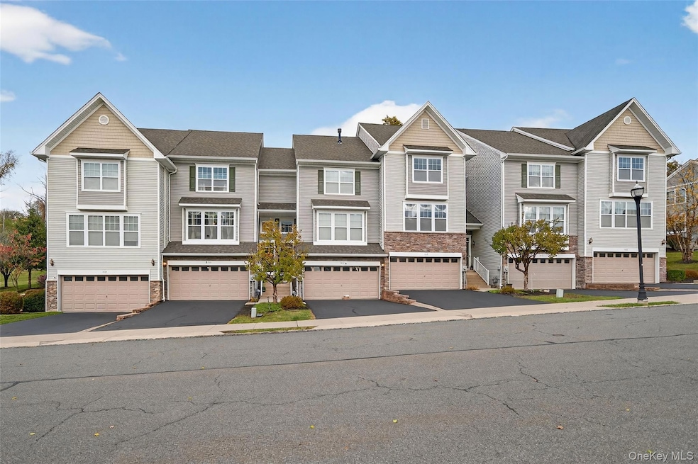 1404 Hawthorn Way, New Windsor, NY 12553 - photo 1