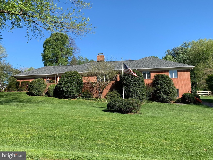 587 Foxcroft Rd, Warrenton, VA 20186 - photo 1