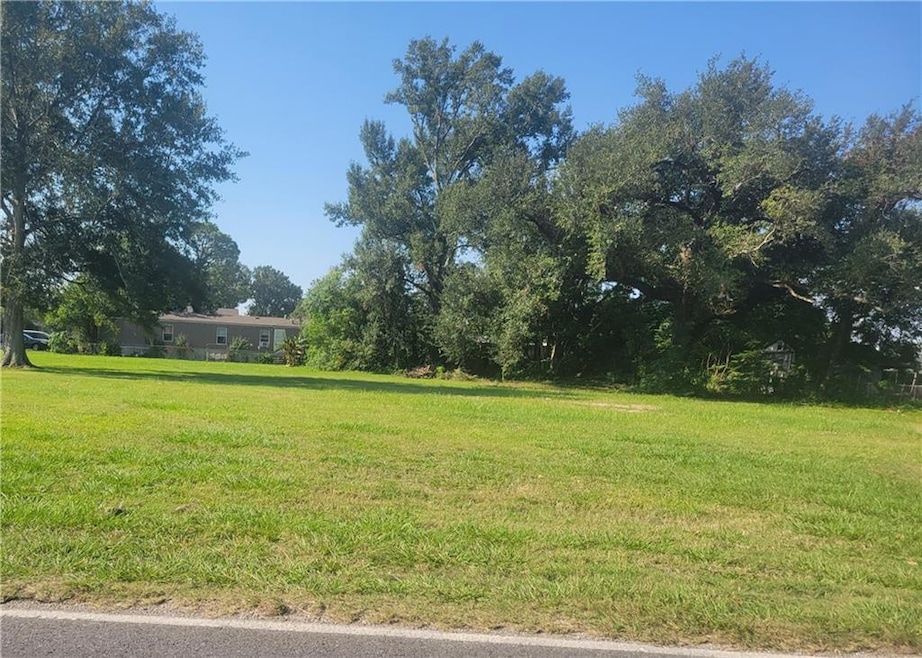 247 W 5th St, Laplace, LA 70068 - photo 1