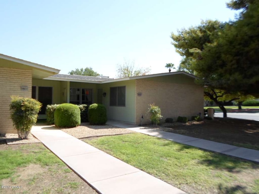 10635 W Highwood Ln, Sun City, AZ 85373 - photo 1