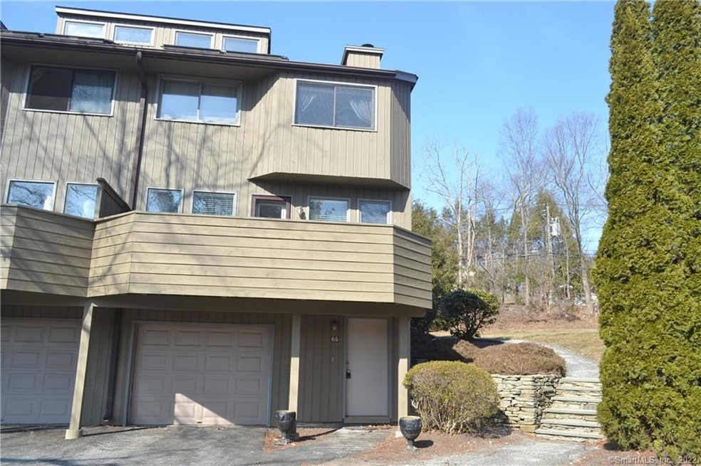 65 Far View Common unit 65, Southbury, CT 06488 - photo 1