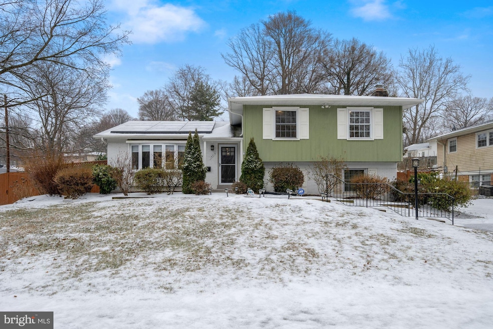 14215 Arctic Ave, Rockville, MD 20853 - photo 1