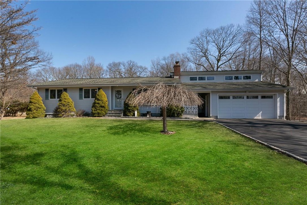 2566 Colonial St, Yorktown Heights, NY 10598 - photo 1