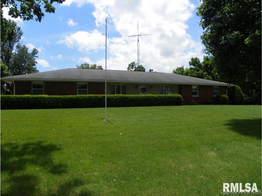 1405 Merritt Rd, Jacksonville, IL 62650 - photo 1