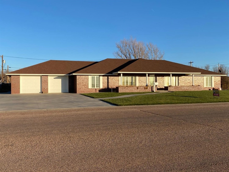 1602 S Main St, Hugoton, KS 67951 - photo 1
