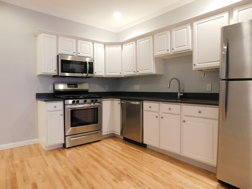 464 Hanover St unit 11, Boston, MA 02113 - photo 1