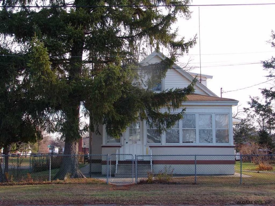 546 Notre Dame St, Schenectady, NY 12306 - photo 1