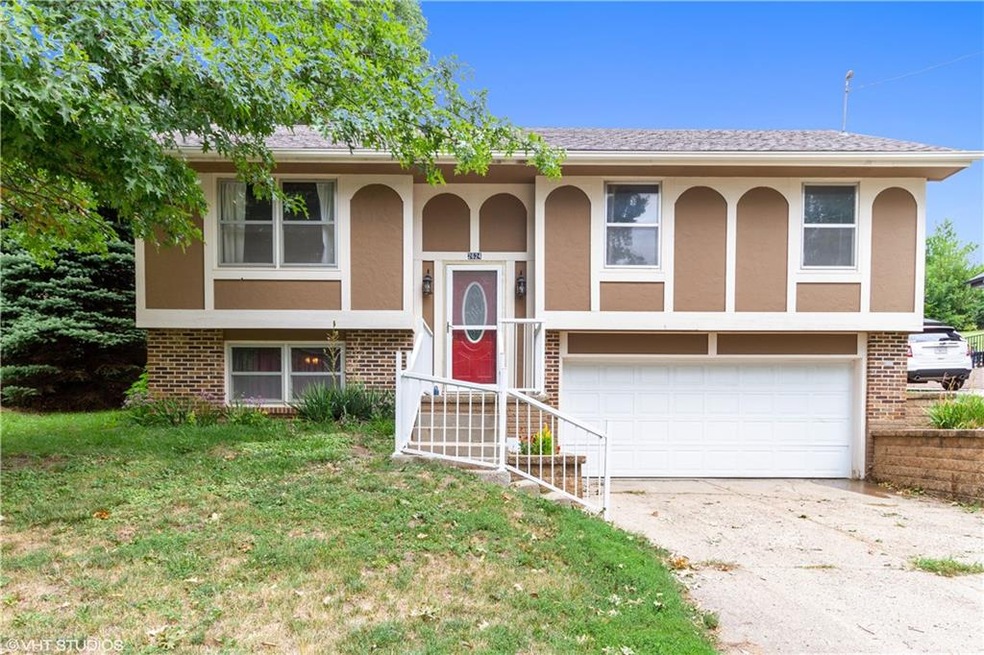 2624 Boyd St, Des Moines, IA 50317 - photo 1