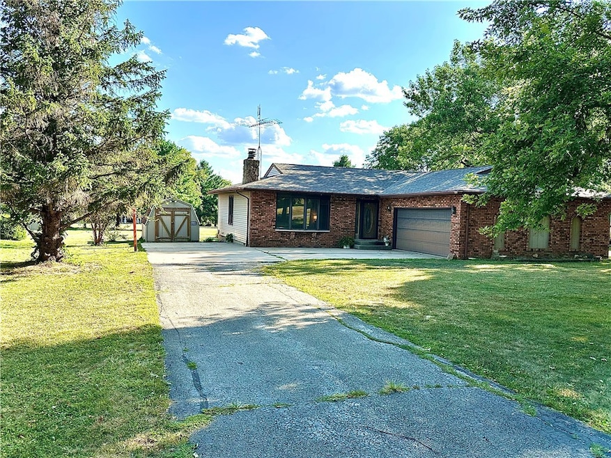 2350 E 200 Rd N, Pana, IL 62557 - photo 1