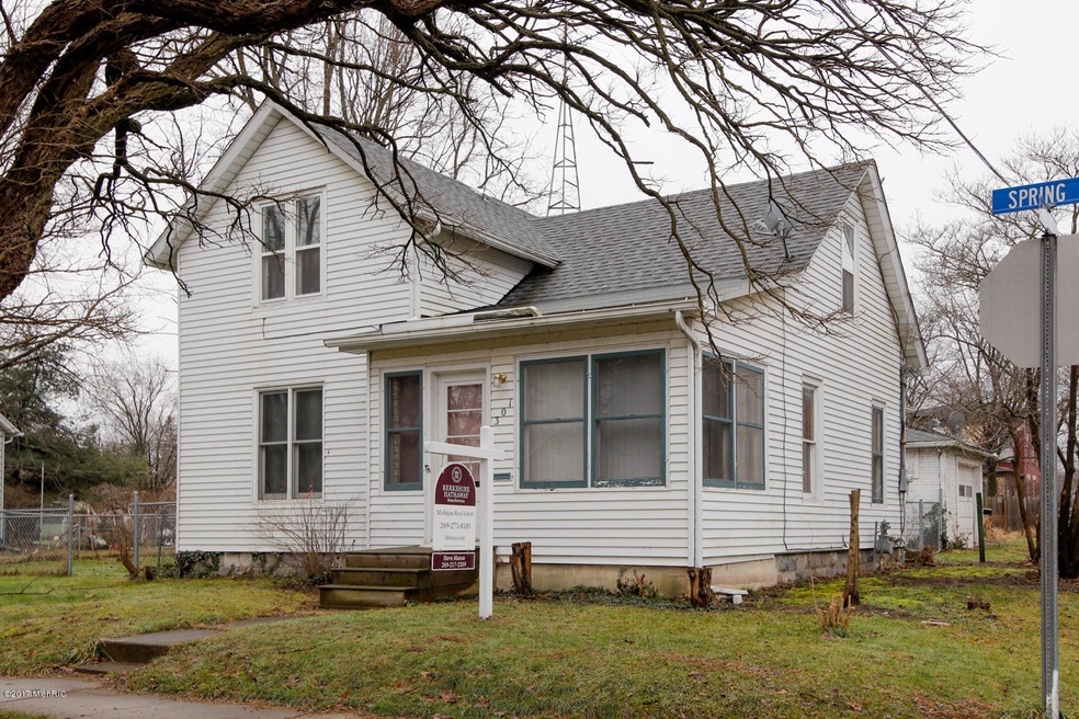 301 Spring St-101