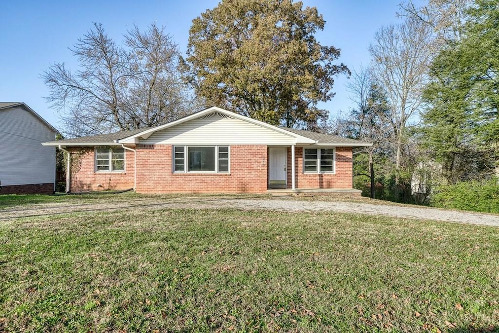 250 E 16th St, Cookeville, TN 38501 - photo 1