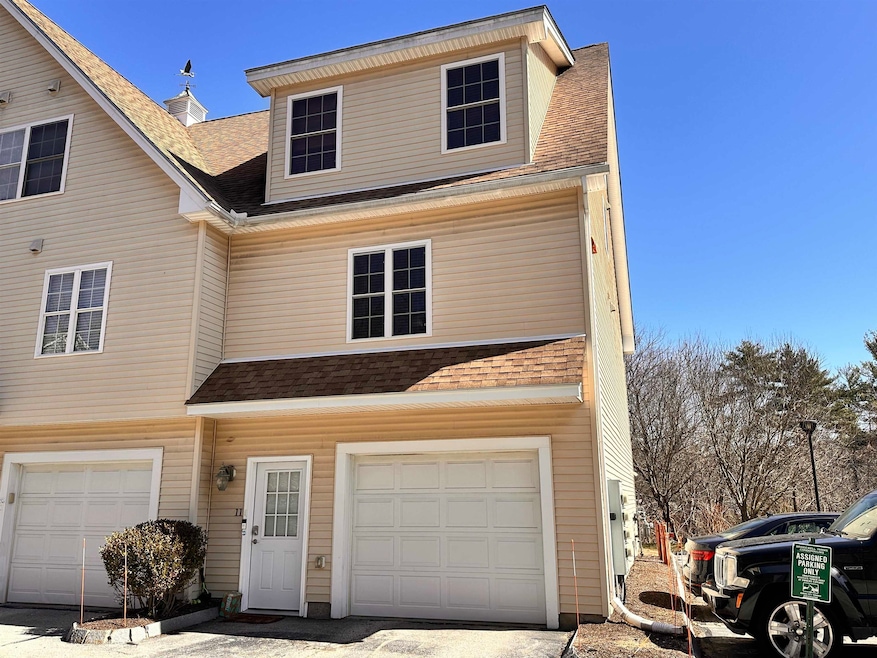 721 Mammoth Rd unit 11, Manchester, NH 03104 - photo 1