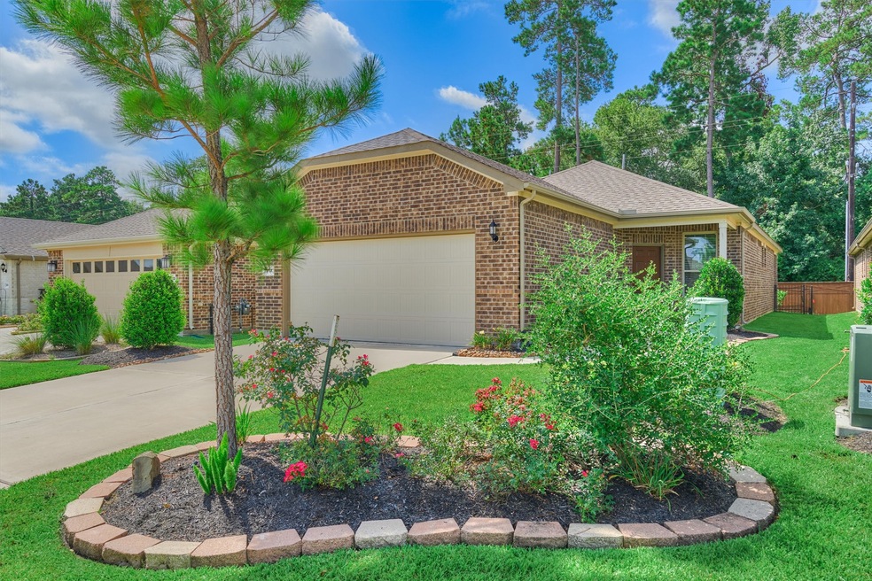 317 Fell Ln, the Woodlands, TX 77382 - photo 1