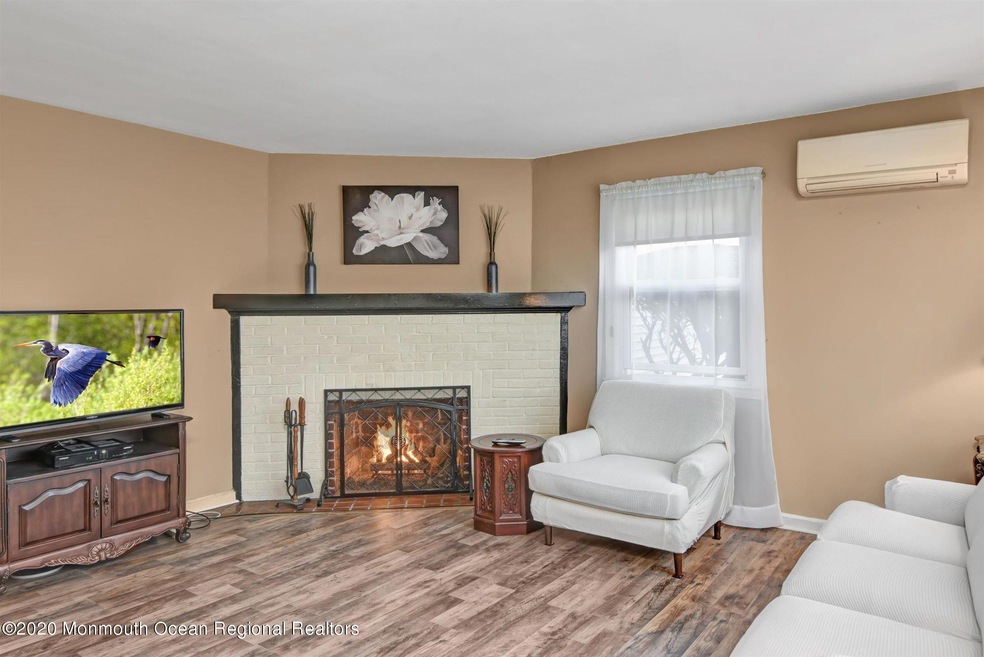 07-Living Room