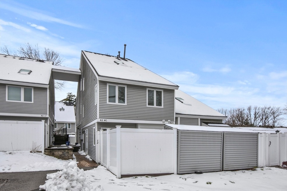 42 Meadow Pond Dr unit G, Leominster, MA 01453 - photo 1
