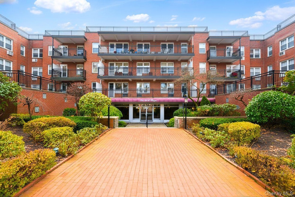 30 Stoner Ave unit 1S, Great Neck, NY 11021 - photo 1