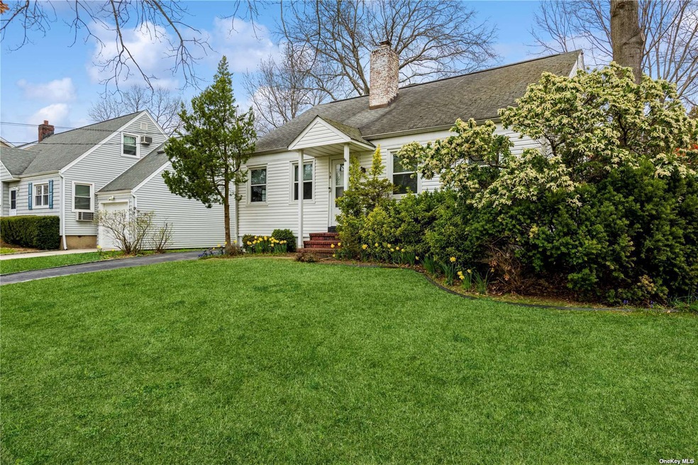 18 Stevenson Rd, Hewlett, NY 11557 - photo 1