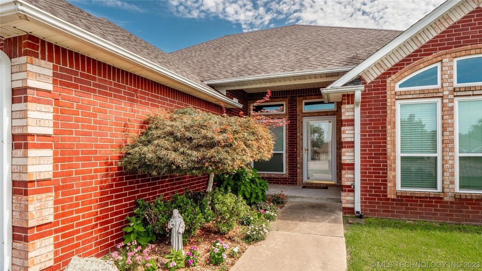 1010 E Reynolds Rd, McAlester, OK 74501 - photo 1