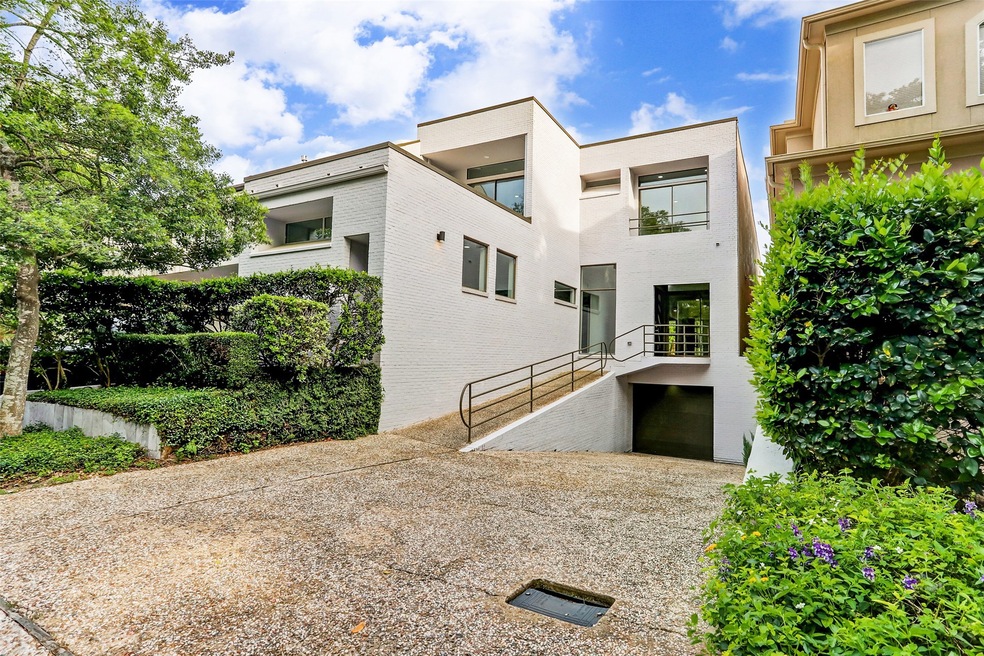 9161 Briar Forest Dr, Houston, TX 77024 - photo 1