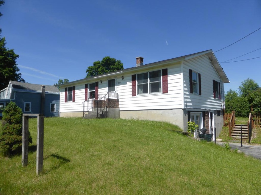 760 Vermont 67, Shaftsbury, VT 05262 - photo 1