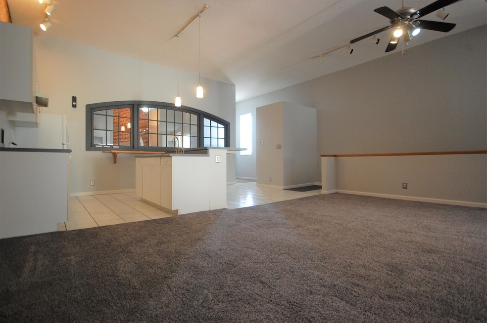 Upstairs- Unit B (36)