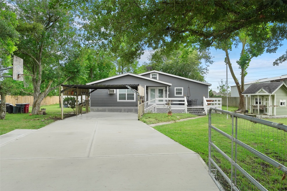 457 County Road 296, Alvin, TX 77511 - photo 1