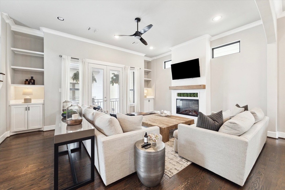 868 Wakefield Dr unit A, Houston, TX 77018 - photo 1