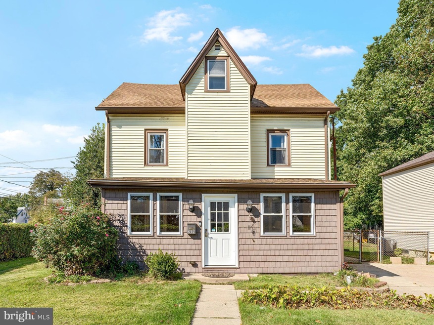 637 Andrews Ave, Darby, PA 19023 - photo 1