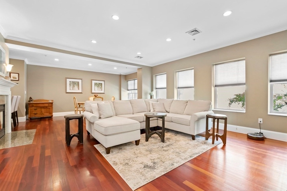 440 Commercial St unit 201, Boston, MA 02109 - photo 1