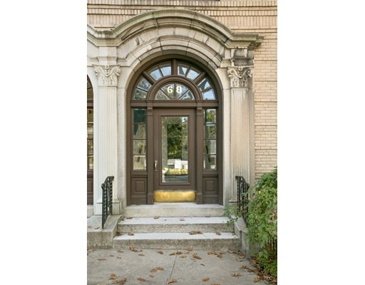 68 Marshal St unit 3, Brookline, MA 02446 - photo 1